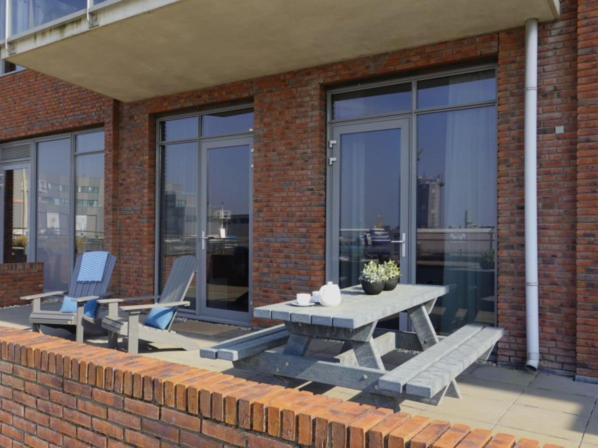 Appealing In With Balcony Terrace *