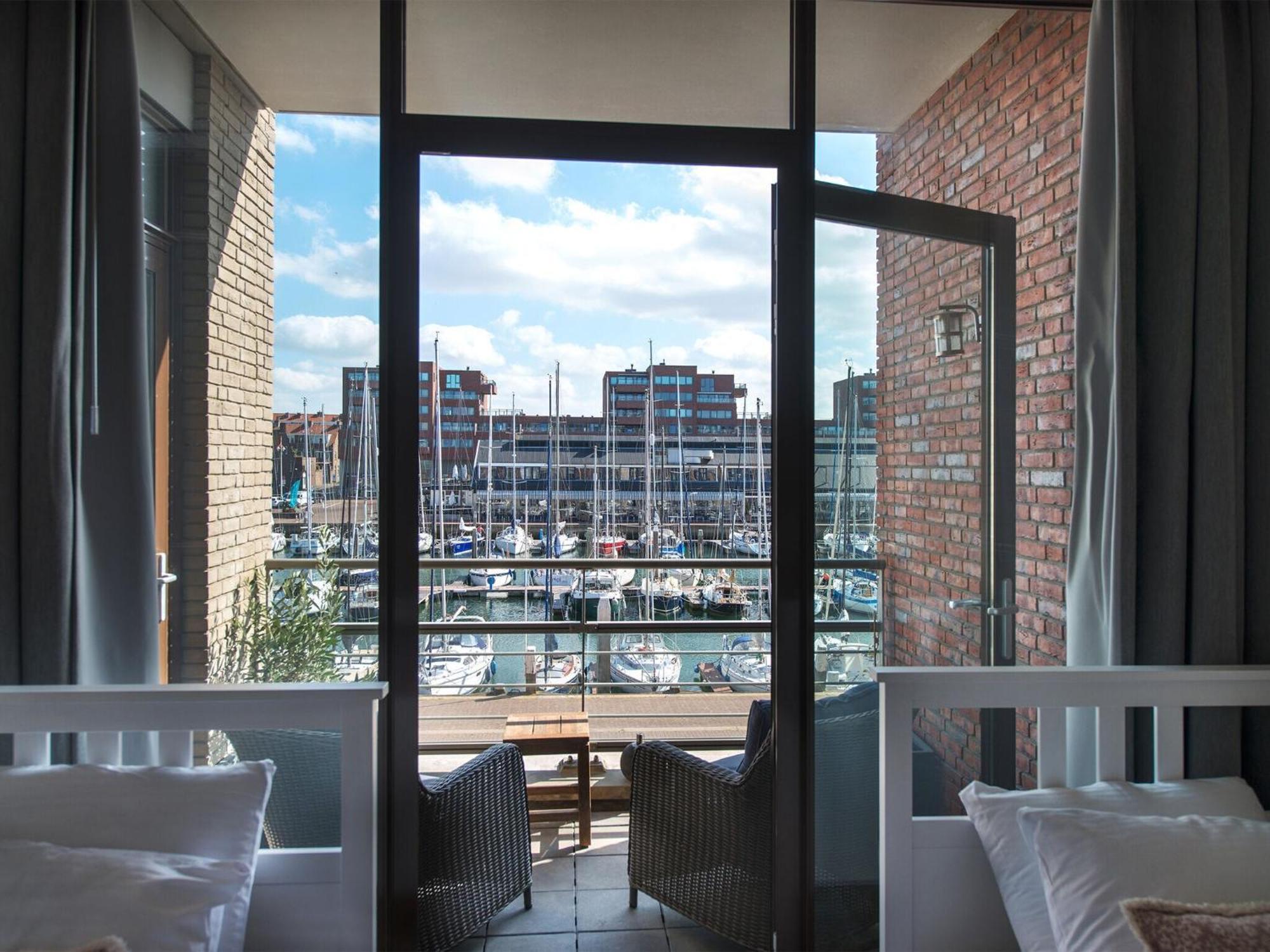 Apartment Appealing In With Balcony Terrace Den Haag